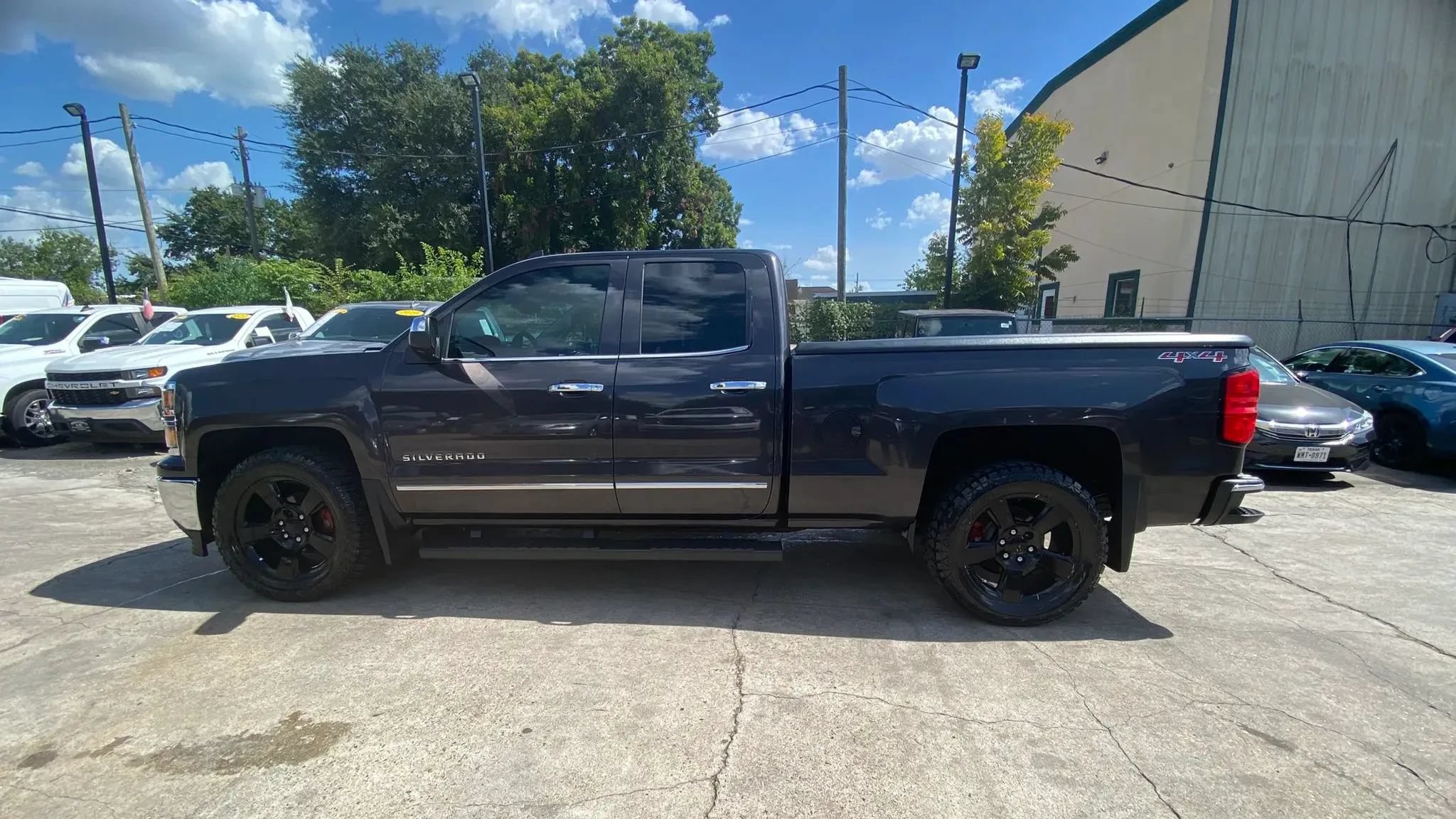 Used 2015 Chevrolet Silverado 1500 LTZ w/ LTZ Plus Package AWD/4WD image 4