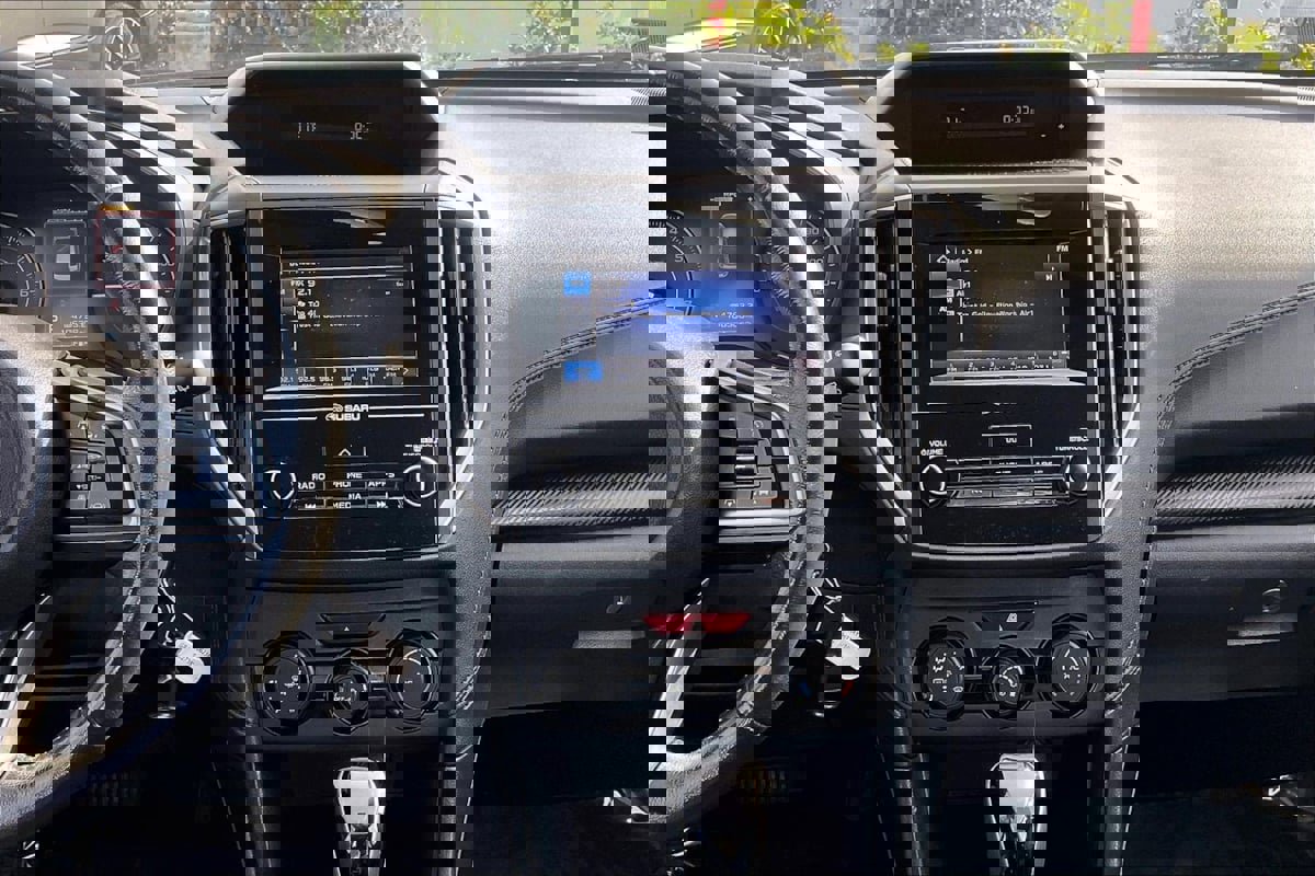 Used 2018 Subaru Crosstrek 2.0i Premium w/ Eyesight System image 6