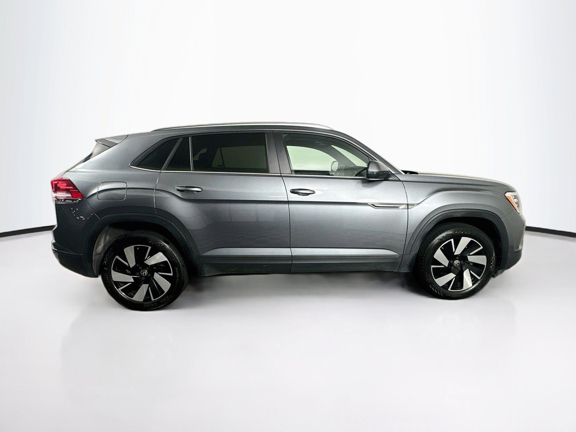 Used 2025 Volkswagen Atlas Cross Sport SE AWD/4WD image 10