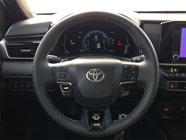 Used 2025 Toyota Camry SE image 14