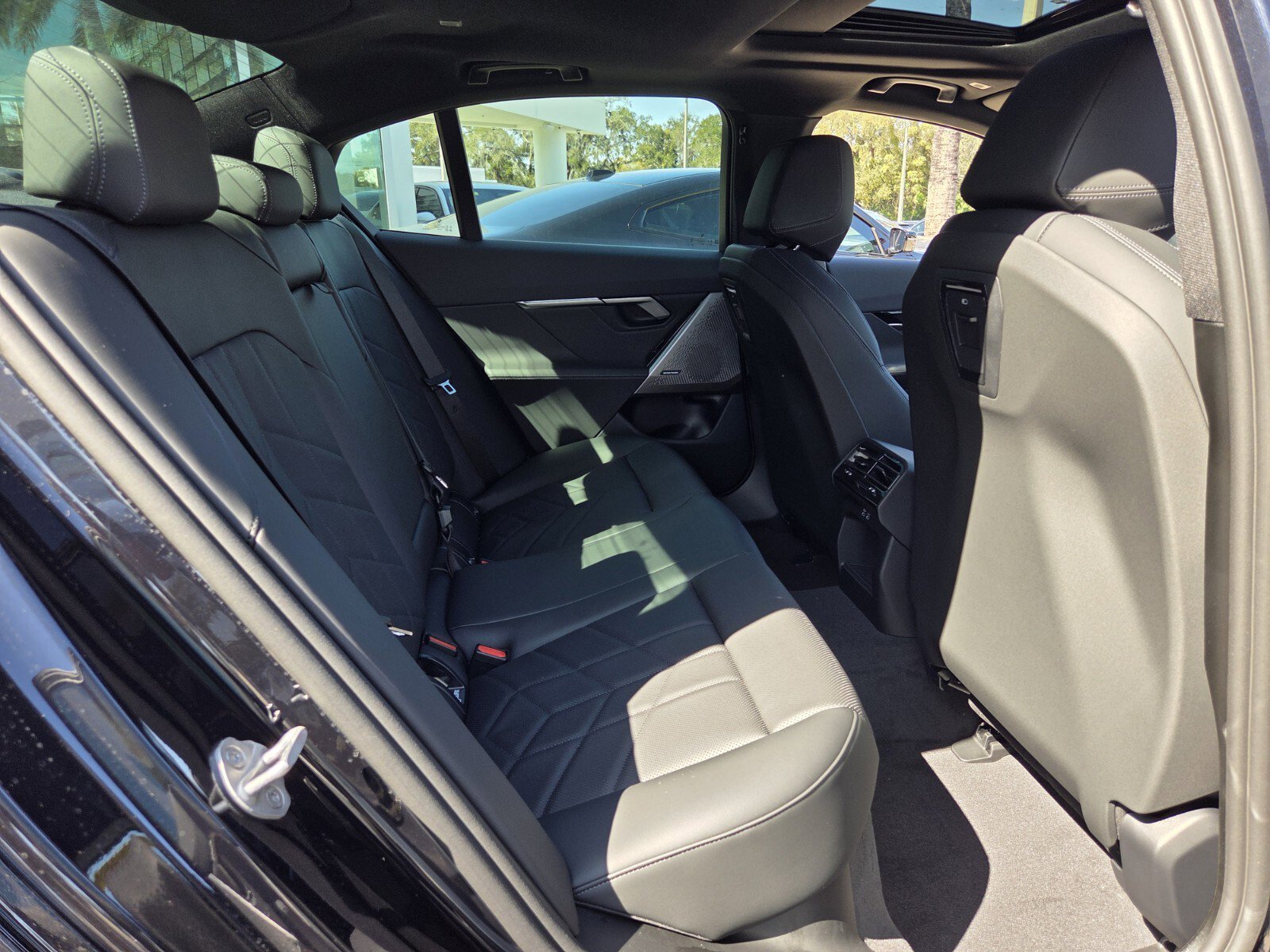 New 2026 BMW i5 eDrive40 w/ M Sport Package image 15