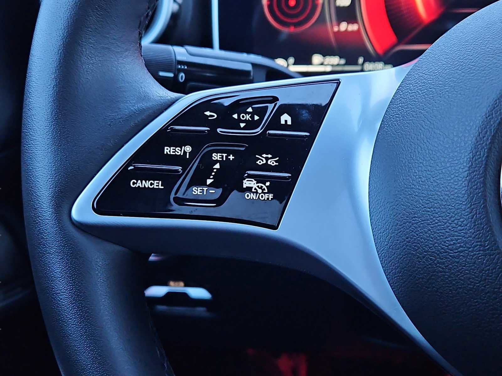 Used 2024 Mercedes-Benz C 300 4MATIC Sedan w/ Exclusive Trim Package image 27