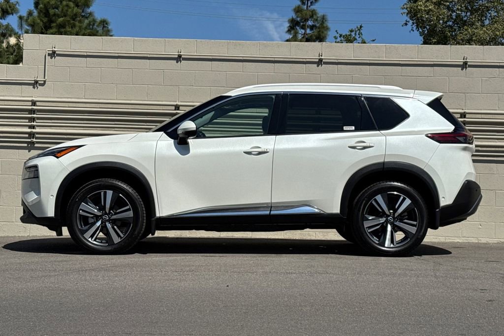 Used 2022 Nissan Rogue SL w/ SL Premium Package image 9