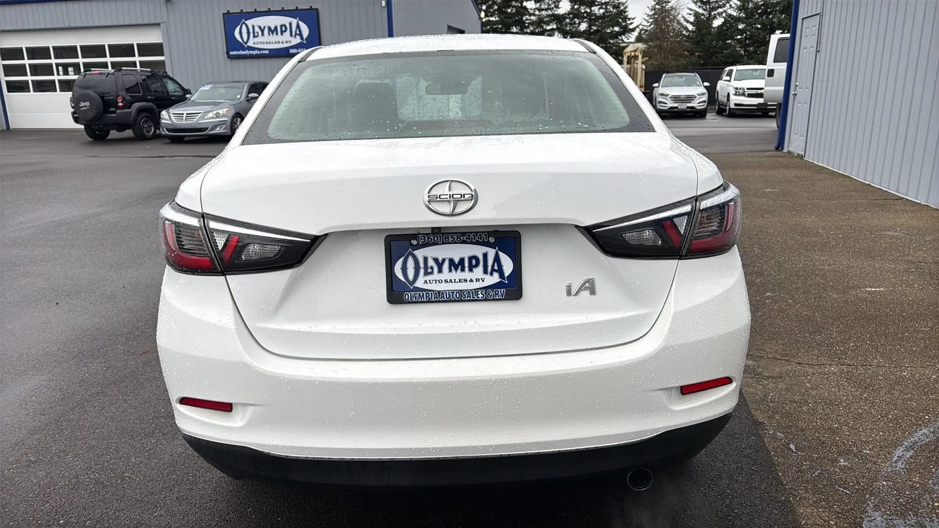 Used 2016 Scion iA FWD image 9