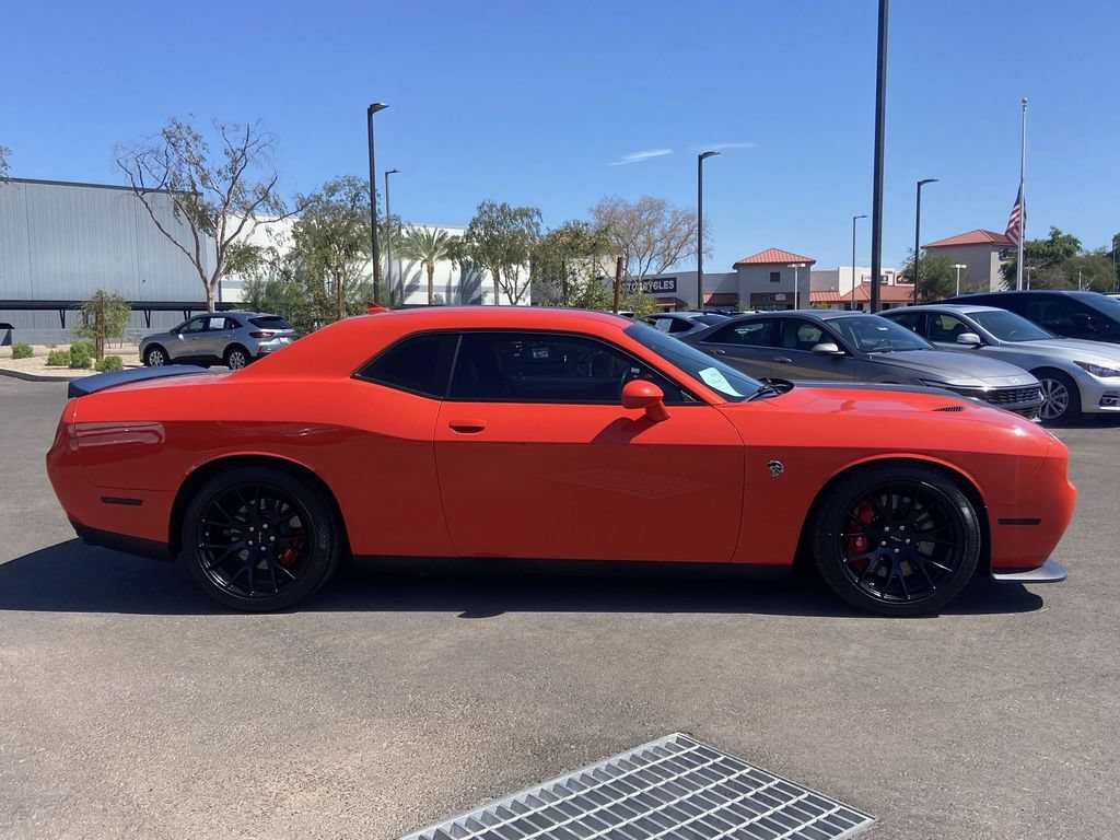 Used 2016 Dodge Challenger SRT Hellcat RWD image 2