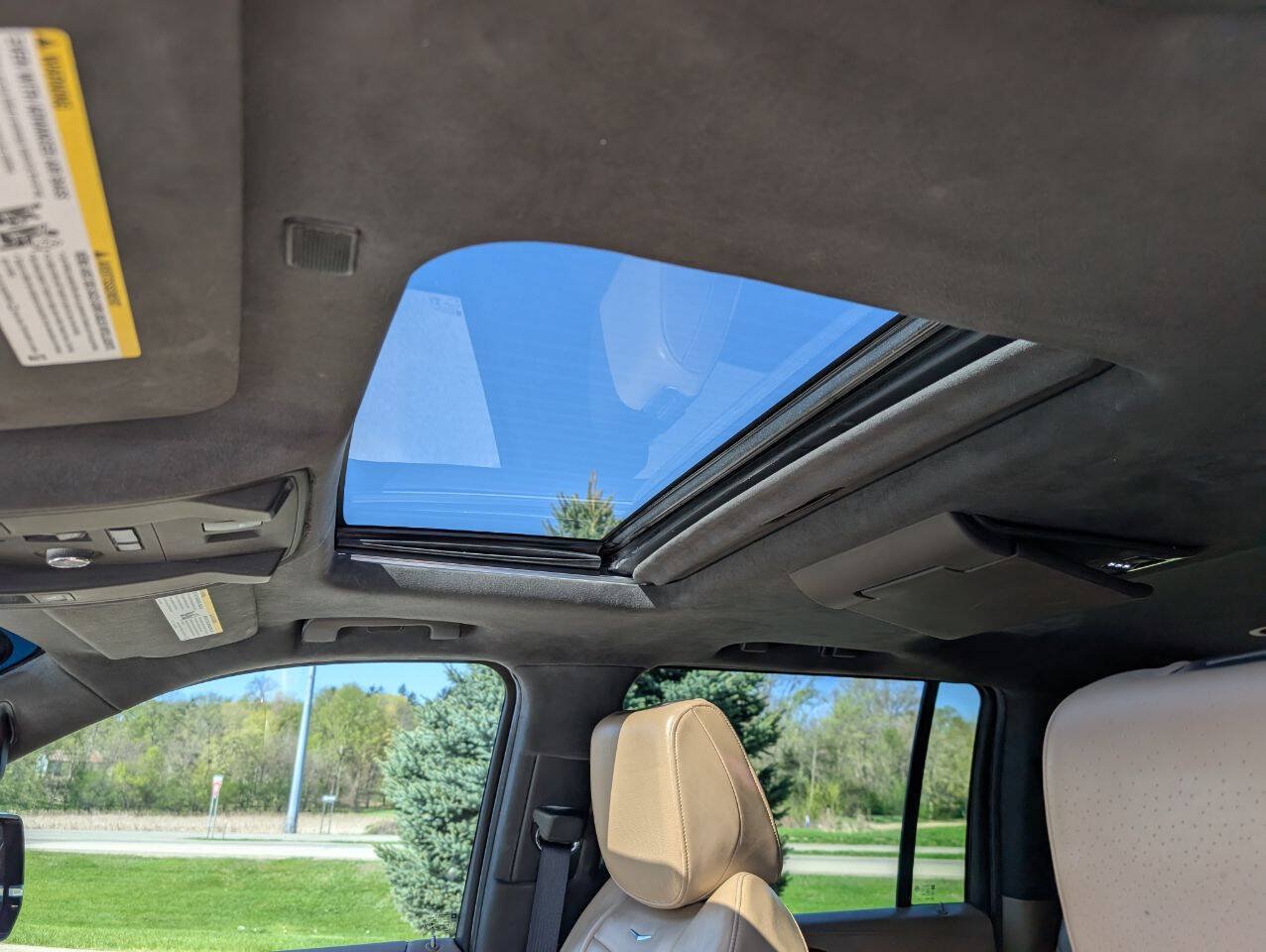 Used 2019 Cadillac Escalade ESV Platinum AWD/4WD image 19