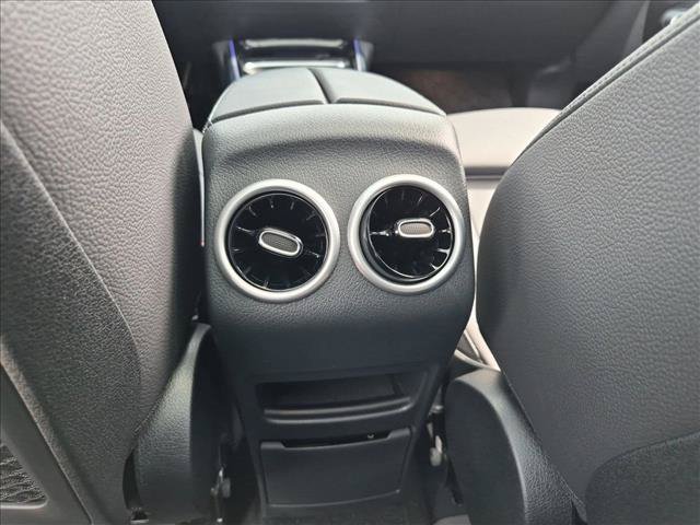 Used 2026 Mercedes-Benz GLB 250 4MATIC image 17