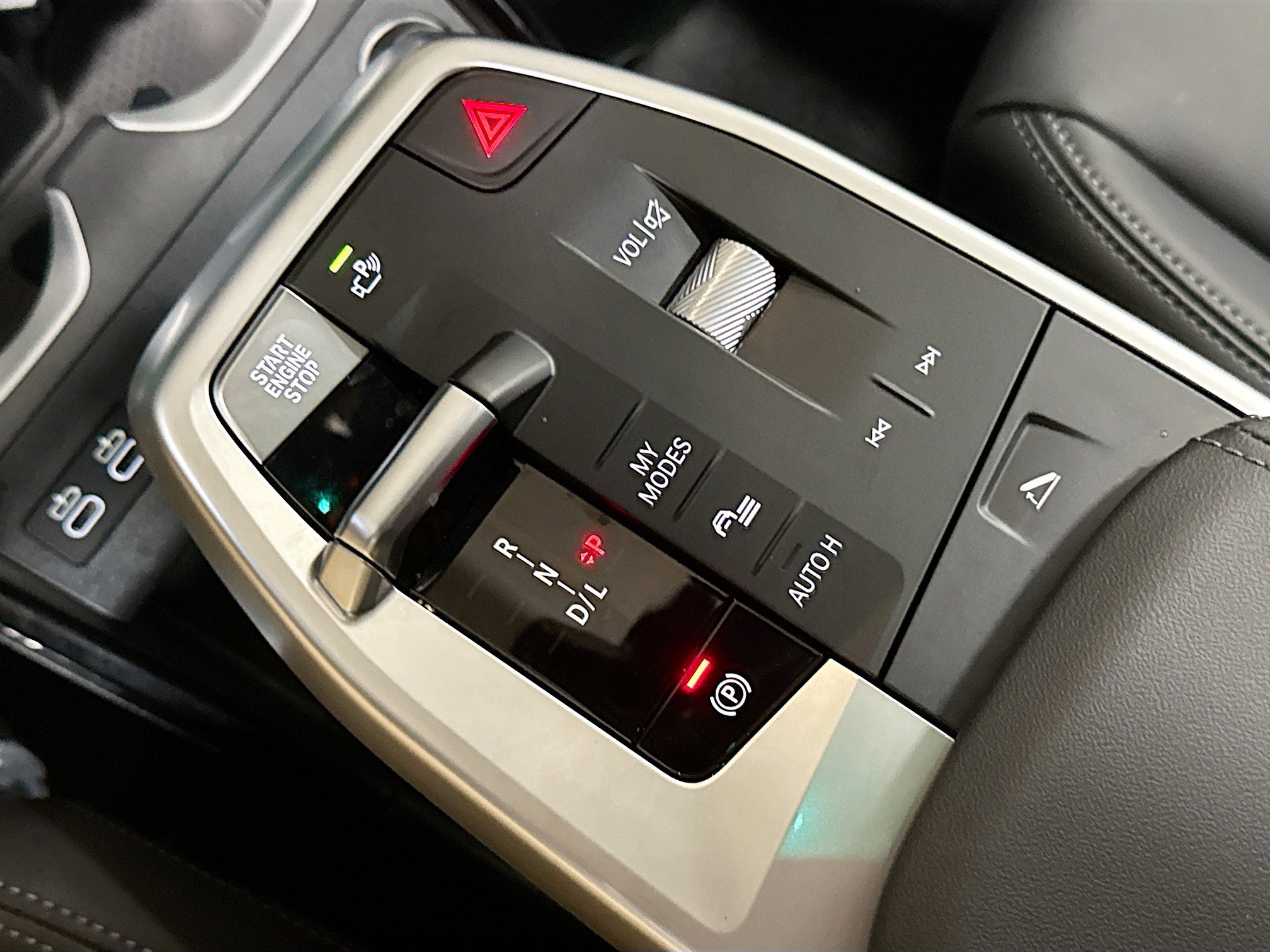 Used 2025 BMW X1 xDrive28i w/ Technology Package image 28