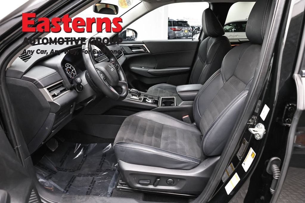 Used 2024 Mitsubishi Outlander SE AWD/4WD image 14