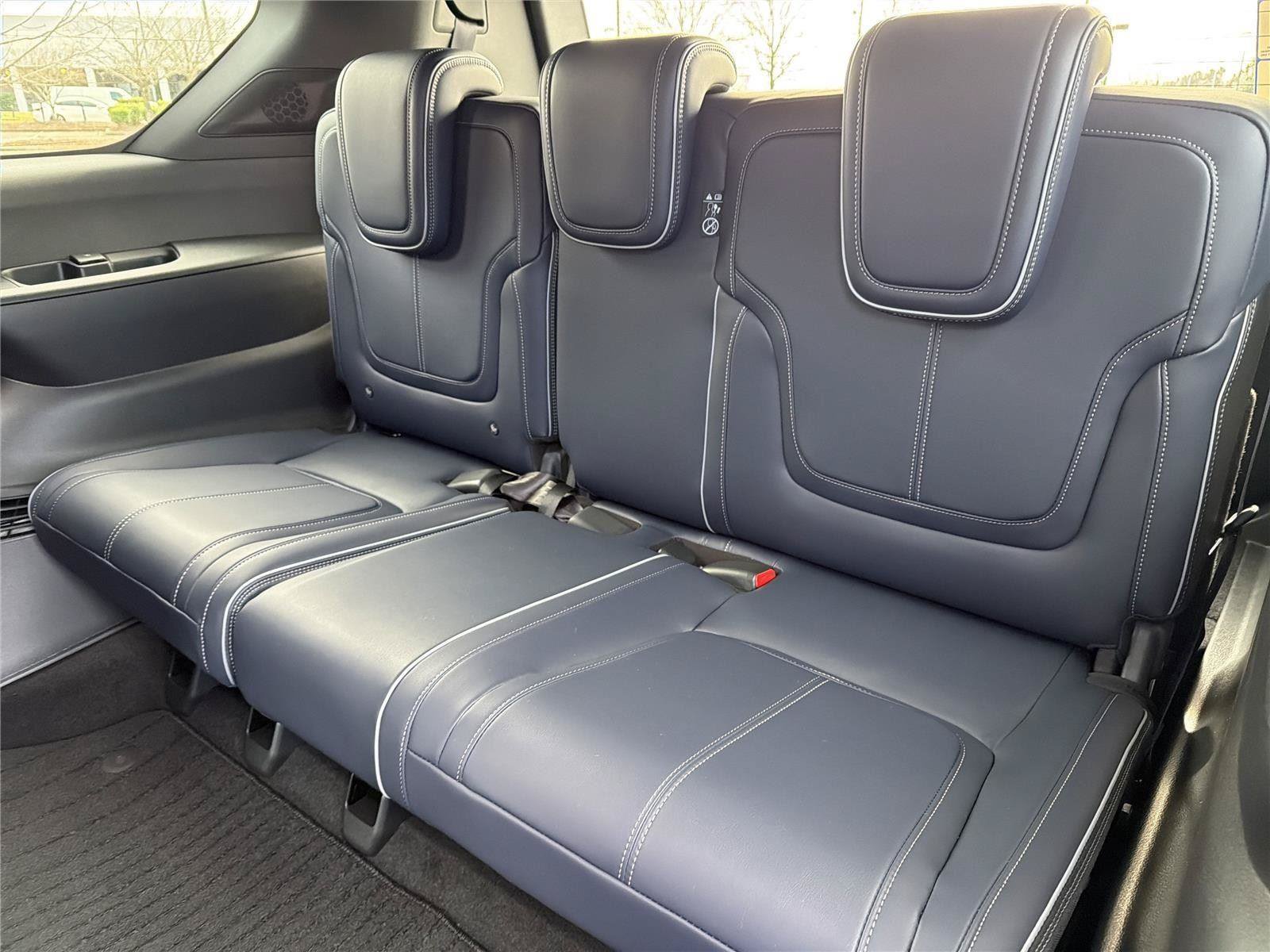 New 2026 INFINITI QX80 4WD w/ Sport Exterior Package image 25