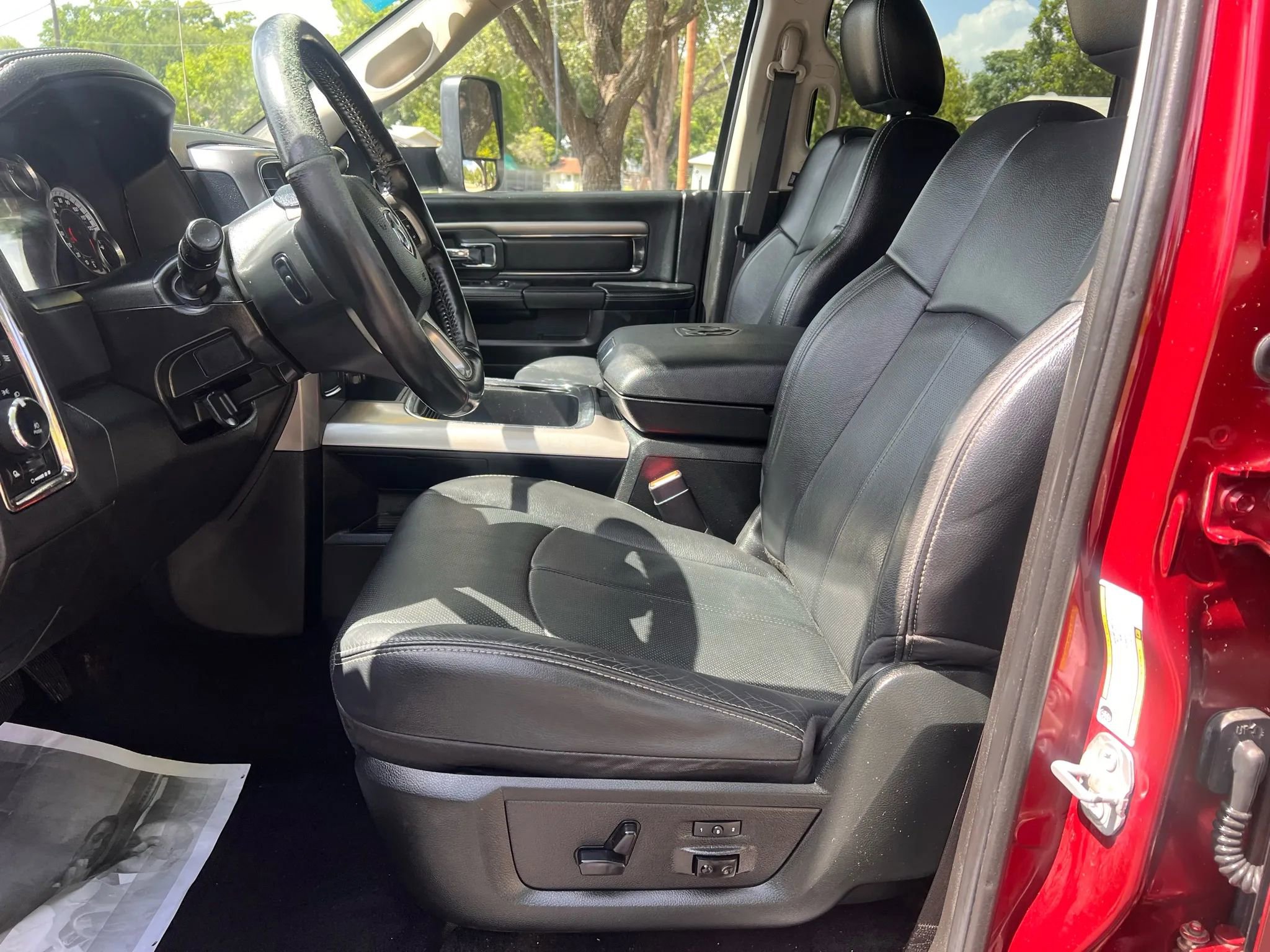 Used 2018 RAM 2500 Laramie w/ Sport Appearance Group image 9