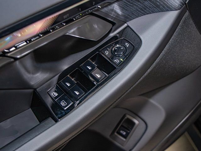 Used 2026 BMW 540i xDrive w/ Executive Package image 14