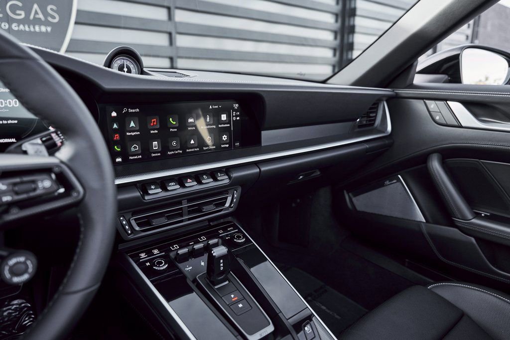 Used 2022 Porsche 911 Turbo S image 59