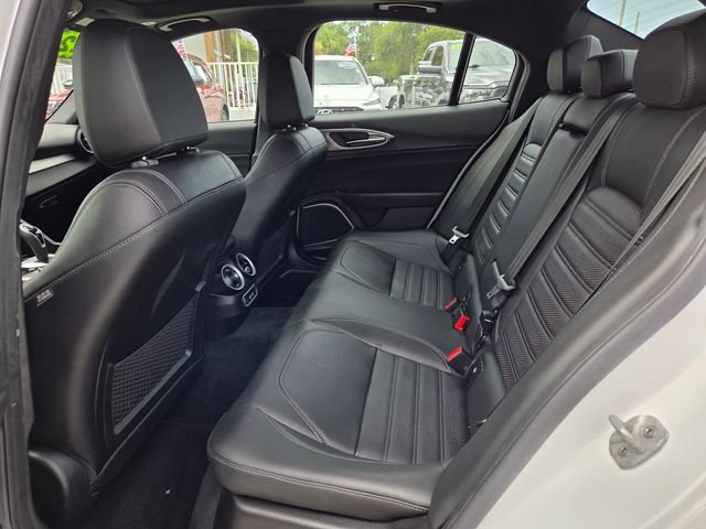 Used 2022 Alfa Romeo Giulia Veloce RWD image 14