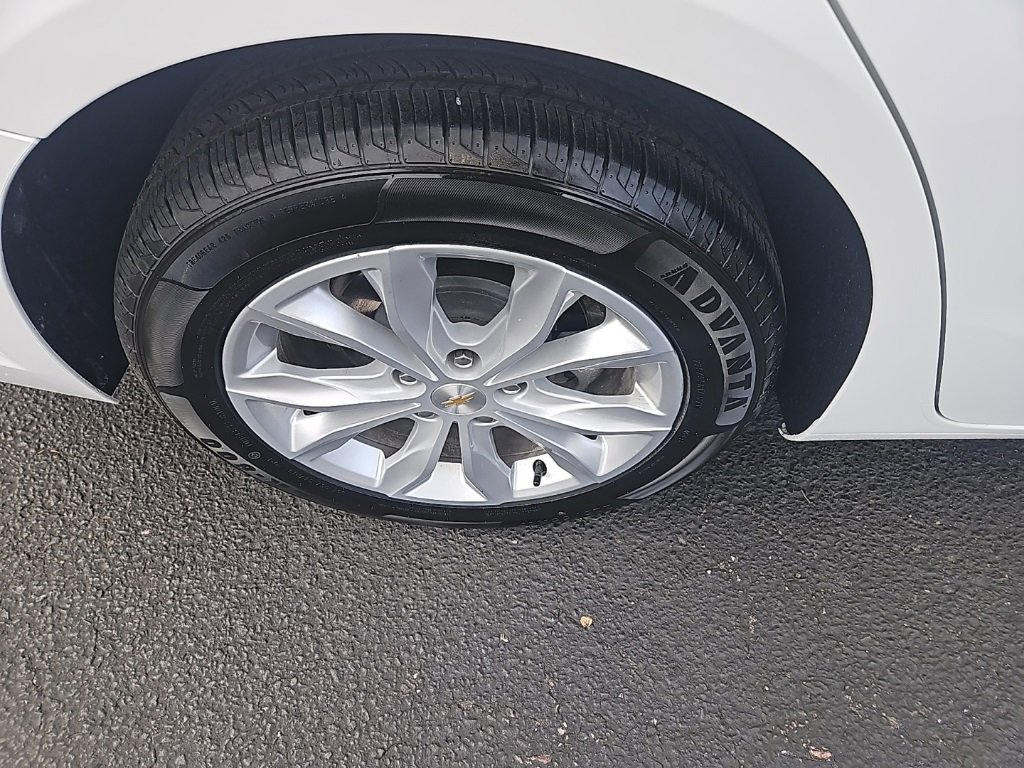 Used 2024 Chevrolet Malibu LT image 11