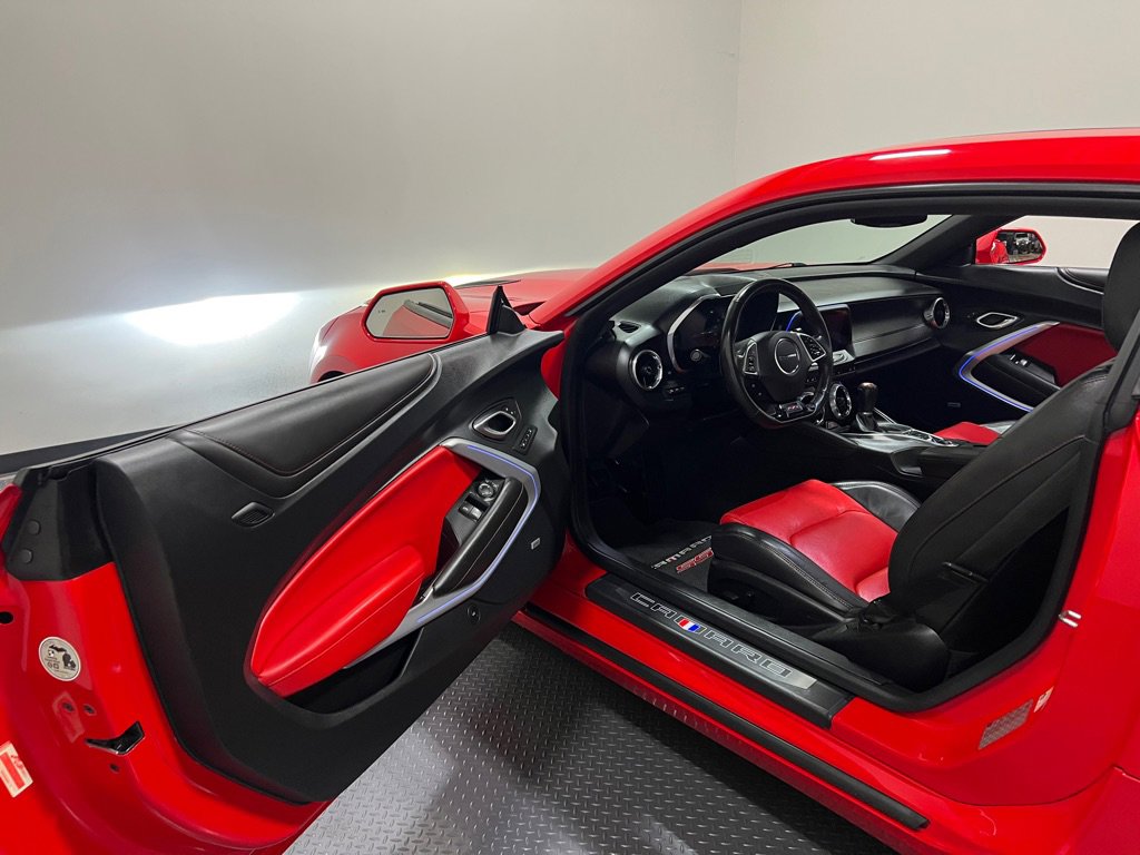 Used 2018 Chevrolet Camaro SS image 10