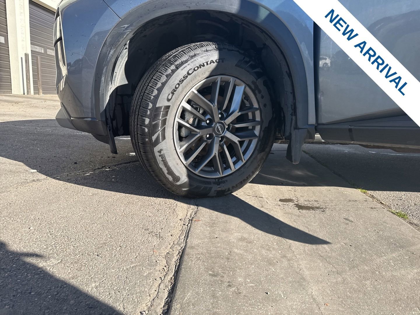 Used 2023 Nissan Rogue S image 25