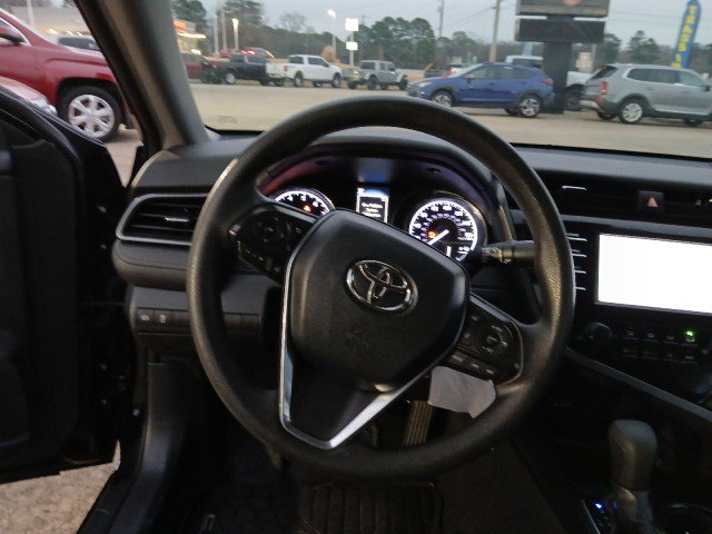 Used 2019 Toyota Camry LE image 16