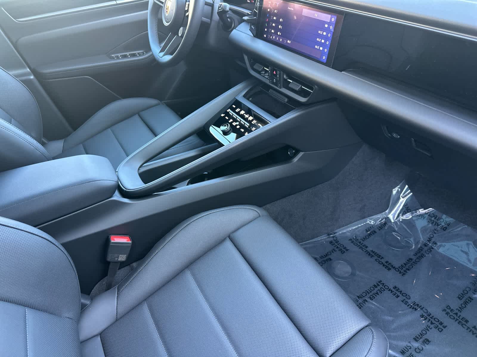 New 2026 Porsche Macan Electric RWD image 17
