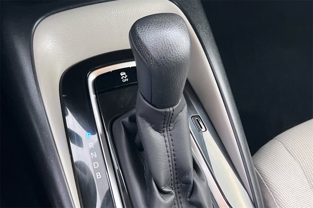 Used 2021 Toyota Corolla LE w/ Carpet Mat Package (TMS) image 22