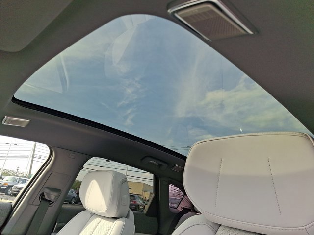 Used 2025 Cadillac Optiq Sport 2 image 14