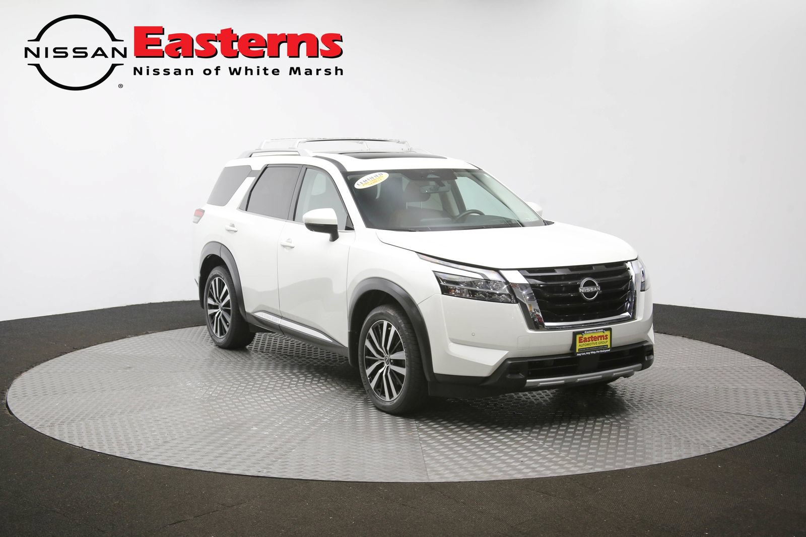 Used 2023 Nissan Pathfinder Platinum AWD/4WD image 53