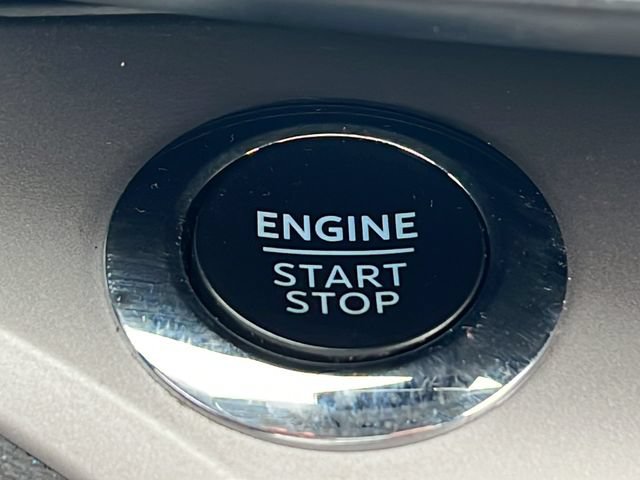 Used 2023 Ford Explorer XLT w/ Equipment Group 202A AWD/4WD image 31