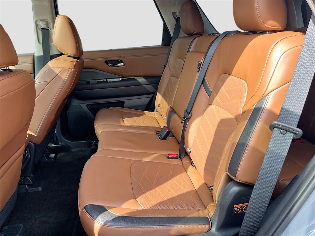 Certified 2023 Nissan Pathfinder Platinum w/ Cargo Package image 28