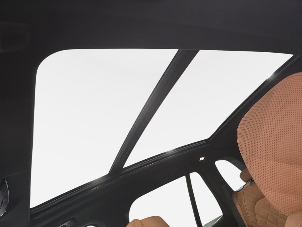 Certified 2025 BMW X5 sDrive40i w/ Climate Comfort Package image 22