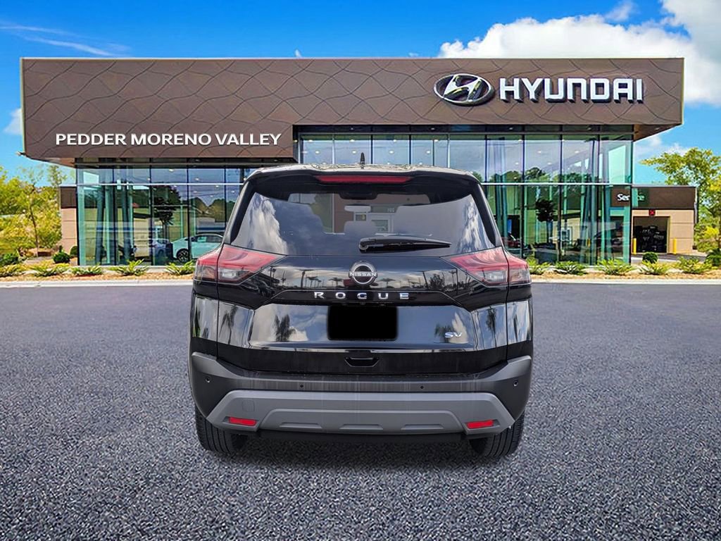 Used 2023 Nissan Rogue SV image 4