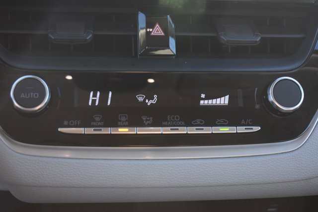 Used 2025 Toyota Corolla LE image 25