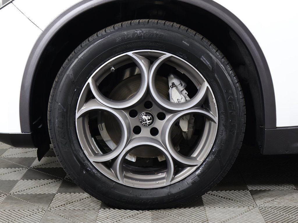 Used 2022 Alfa Romeo Stelvio Ti image 23