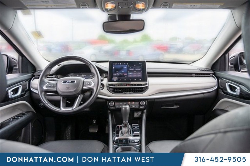 Used 2022 Jeep Compass Limited image 3