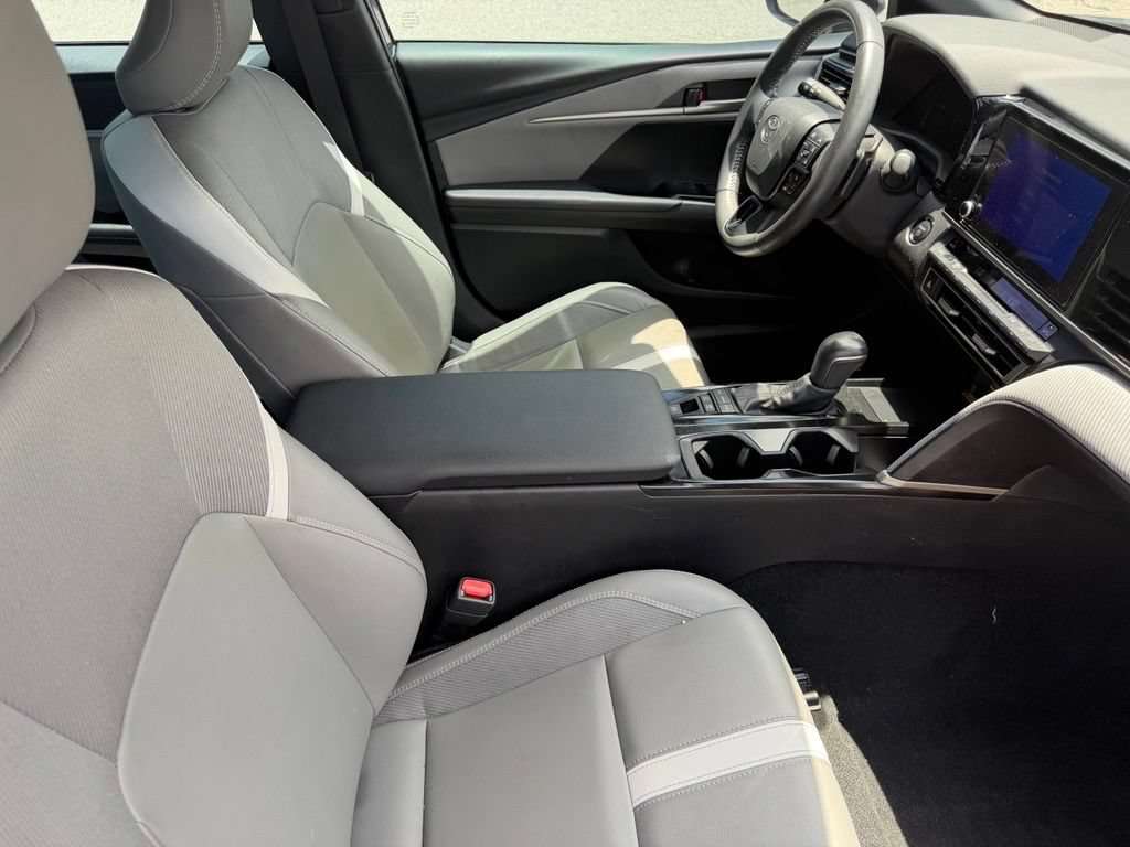 Used 2025 Toyota Camry SE FWD image 14