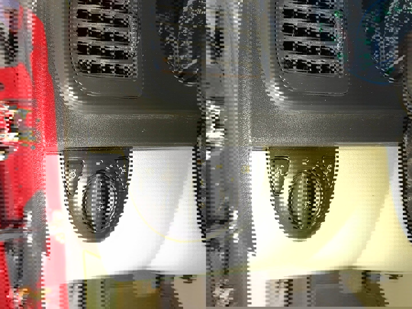 Used 2006 Saab 9-3 Aero image 37