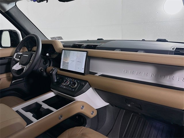 Used 2025 Land Rover Defender 110 S image 30