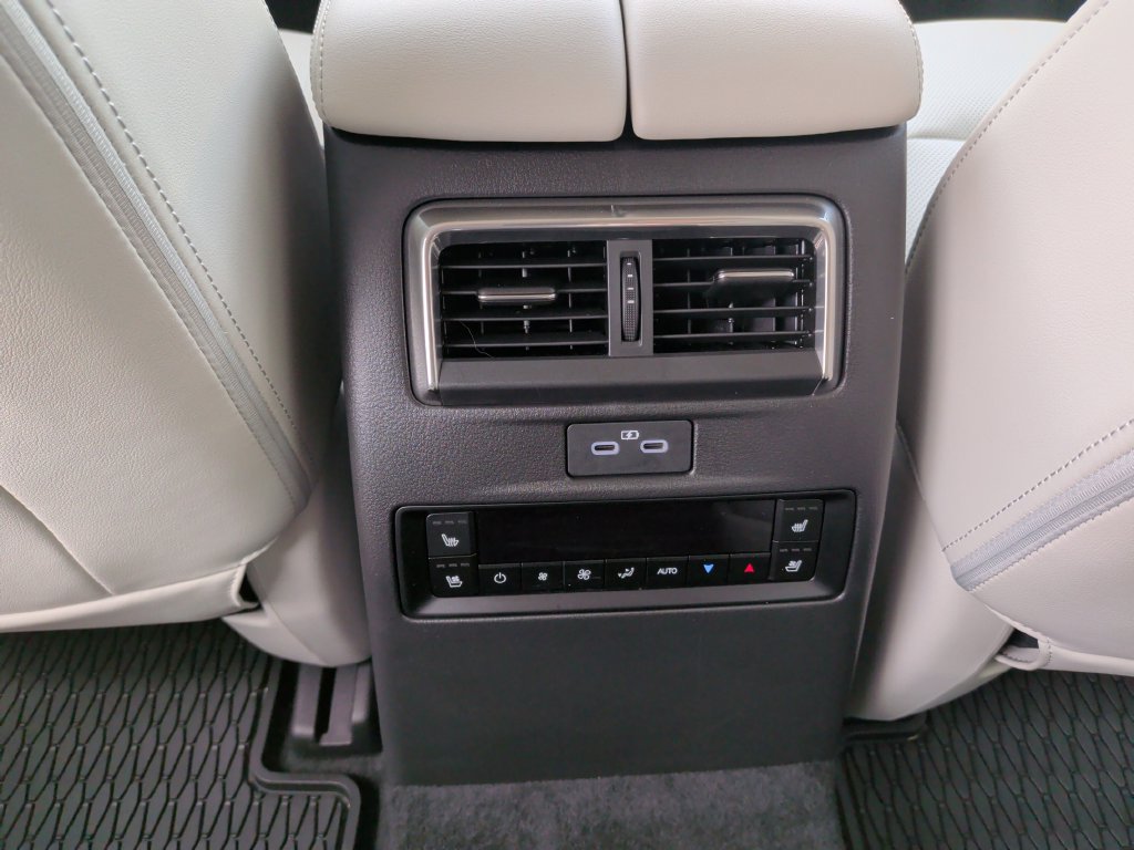 Used 2024 MAZDA CX-90 3.3 Turbo S w/ Premium Plus AWD/4WD image 19