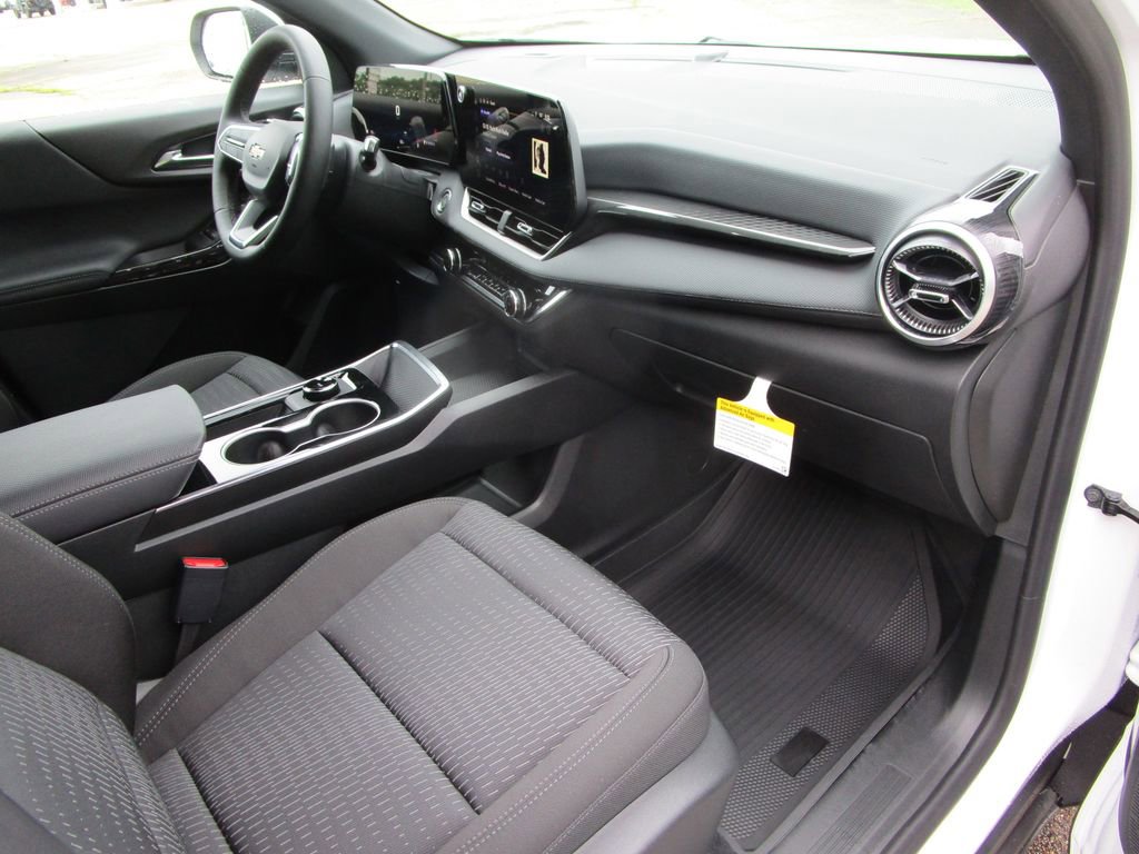 New 2026 Chevrolet Equinox LT w/ LPO, Floor Liner Package FWD image 22