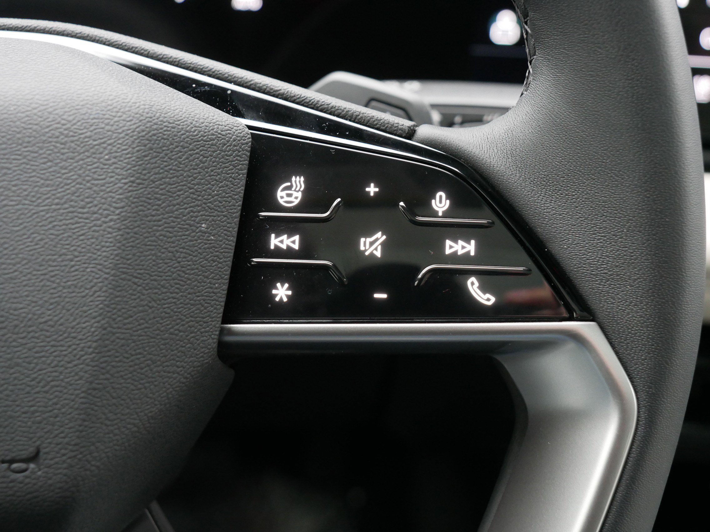 Used 2025 Audi A6 e-tron Prestige w/ Beige Warm Weather Package image 30