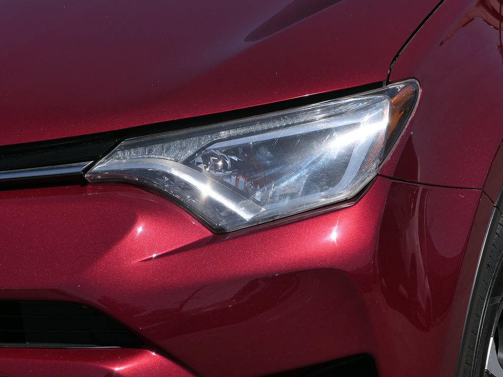 Used 2018 Toyota RAV4 LE w/ All Weather Liner Package FWD image 8
