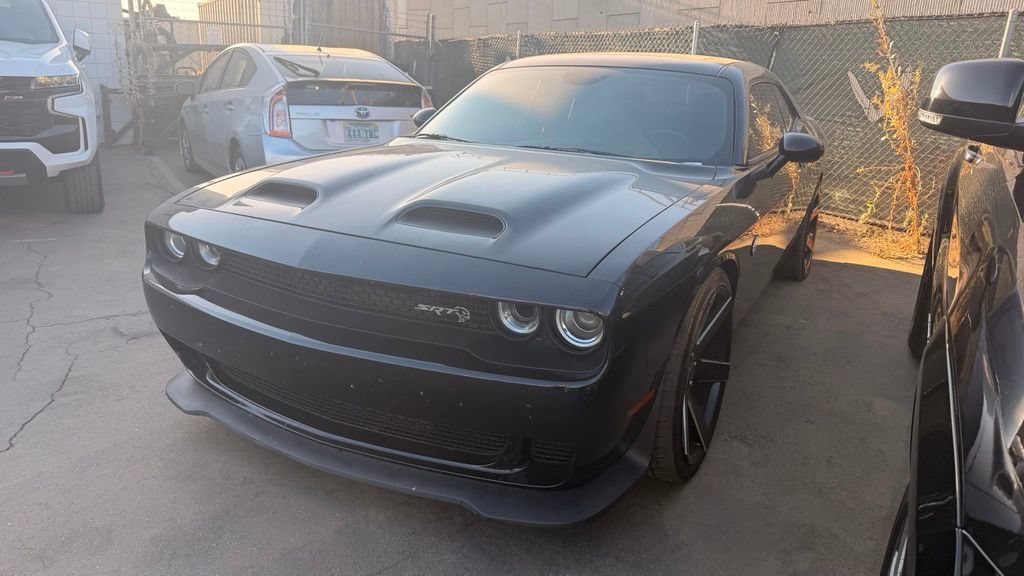 Used 2020 Dodge Challenger SRT Hellcat w/ Plus Package RWD image 2