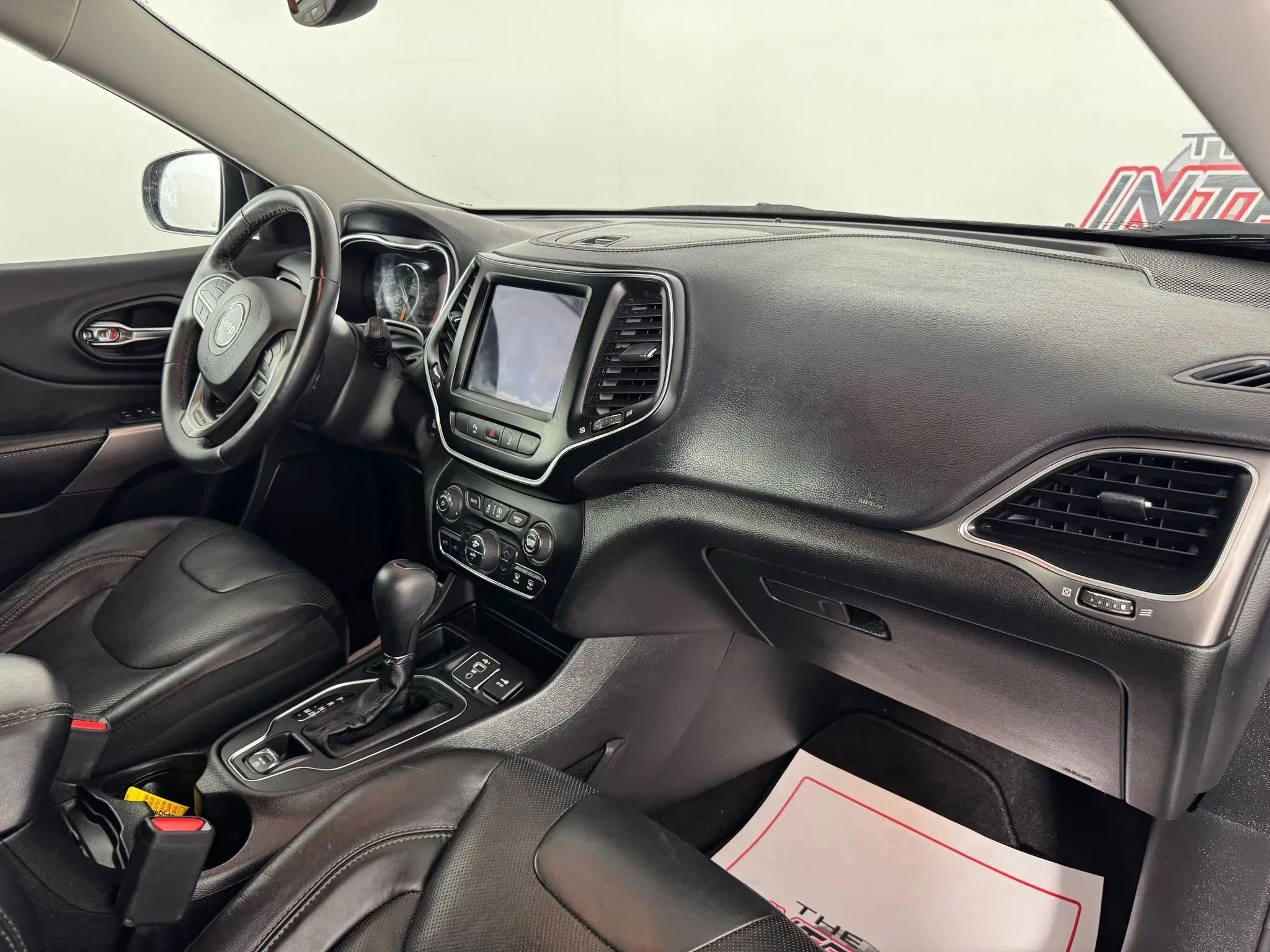 Used 2021 Jeep Cherokee Latitude Lux w/ Comfort/Convenience Group FWD image 12