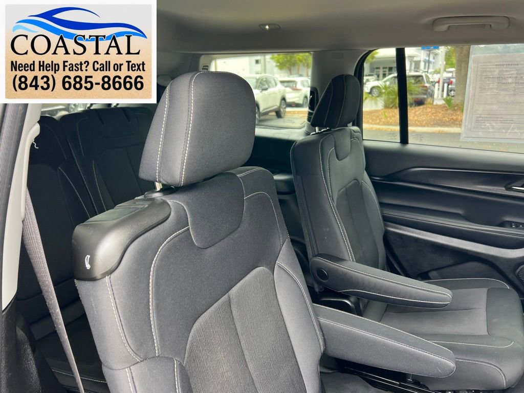 Used 2023 Jeep Grand Cherokee L Laredo RWD image 23