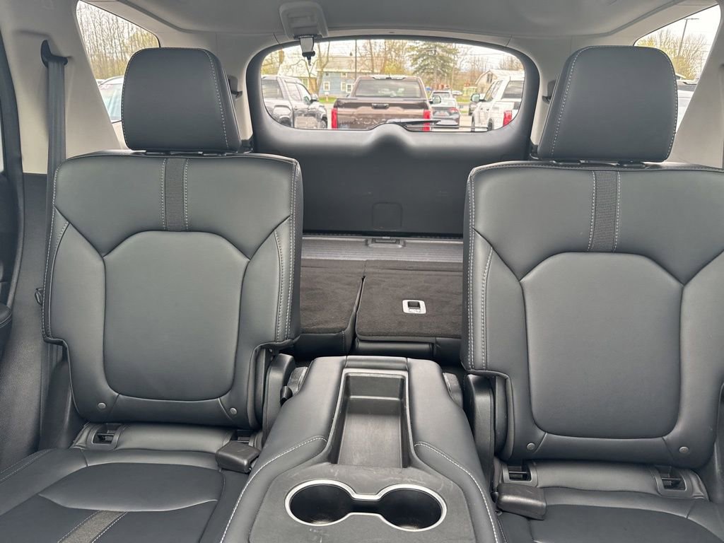 Used 2025 Honda Pilot Touring image 14
