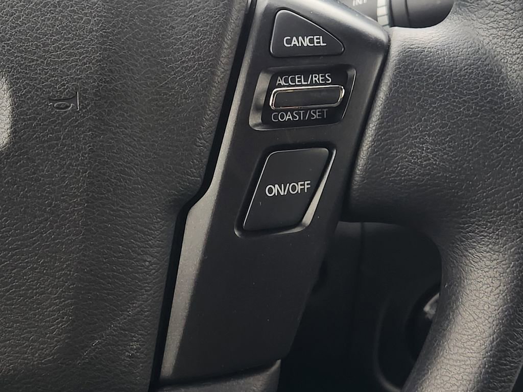 Used 2024 Nissan Frontier SV image 28