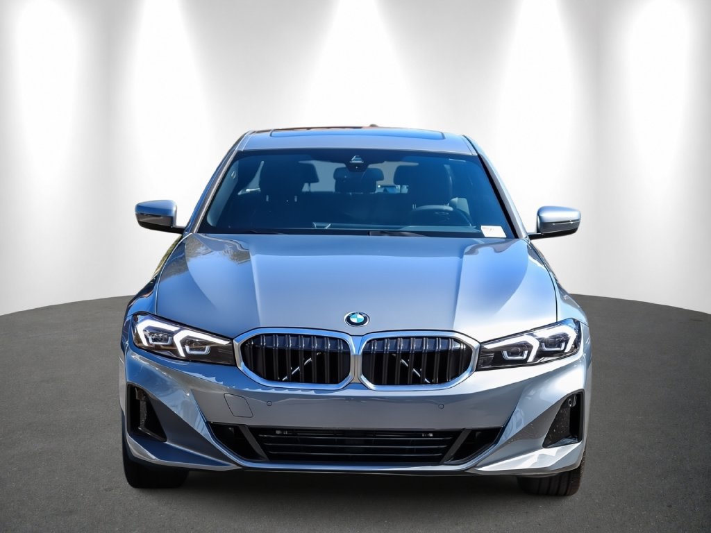 New 2026 BMW 330i Sedan w/ Convenience Package RWD image 2