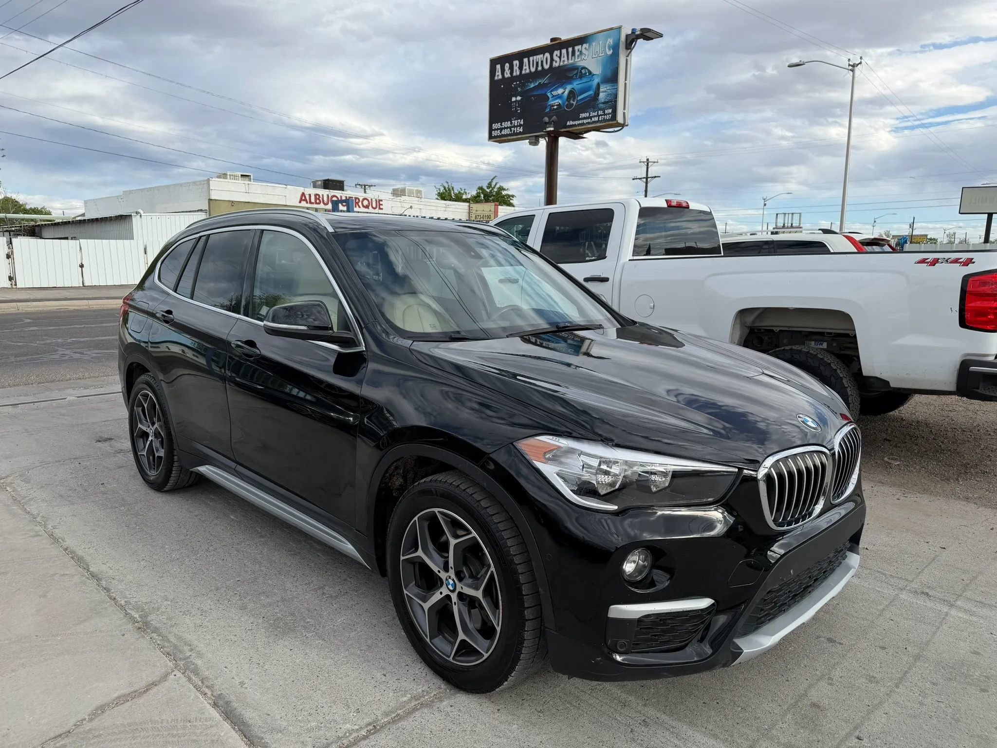 Used 2018 BMW X1 xDrive28i w/ Convenience Package AWD/4WD image 3