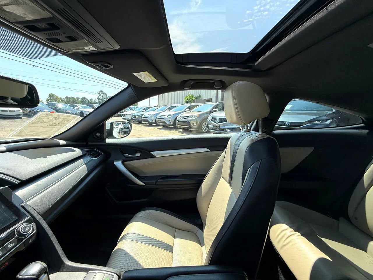 Used 2017 Honda Civic EX-L image 10