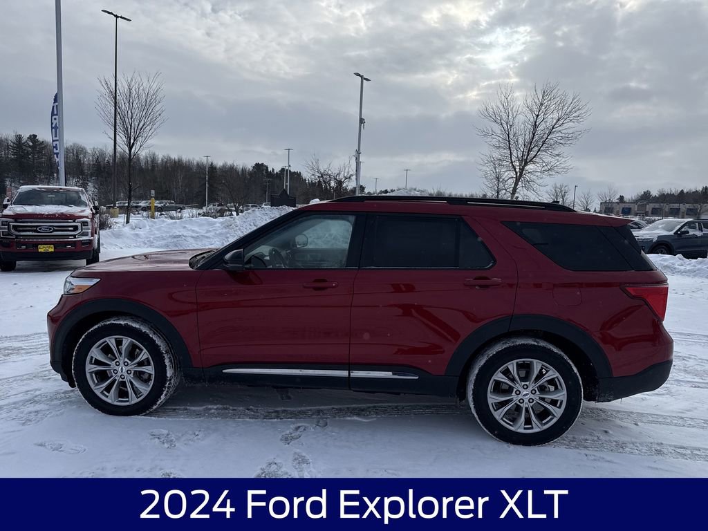 Used 2024 Ford Explorer XLT w/ Equipment Group 202A image 10