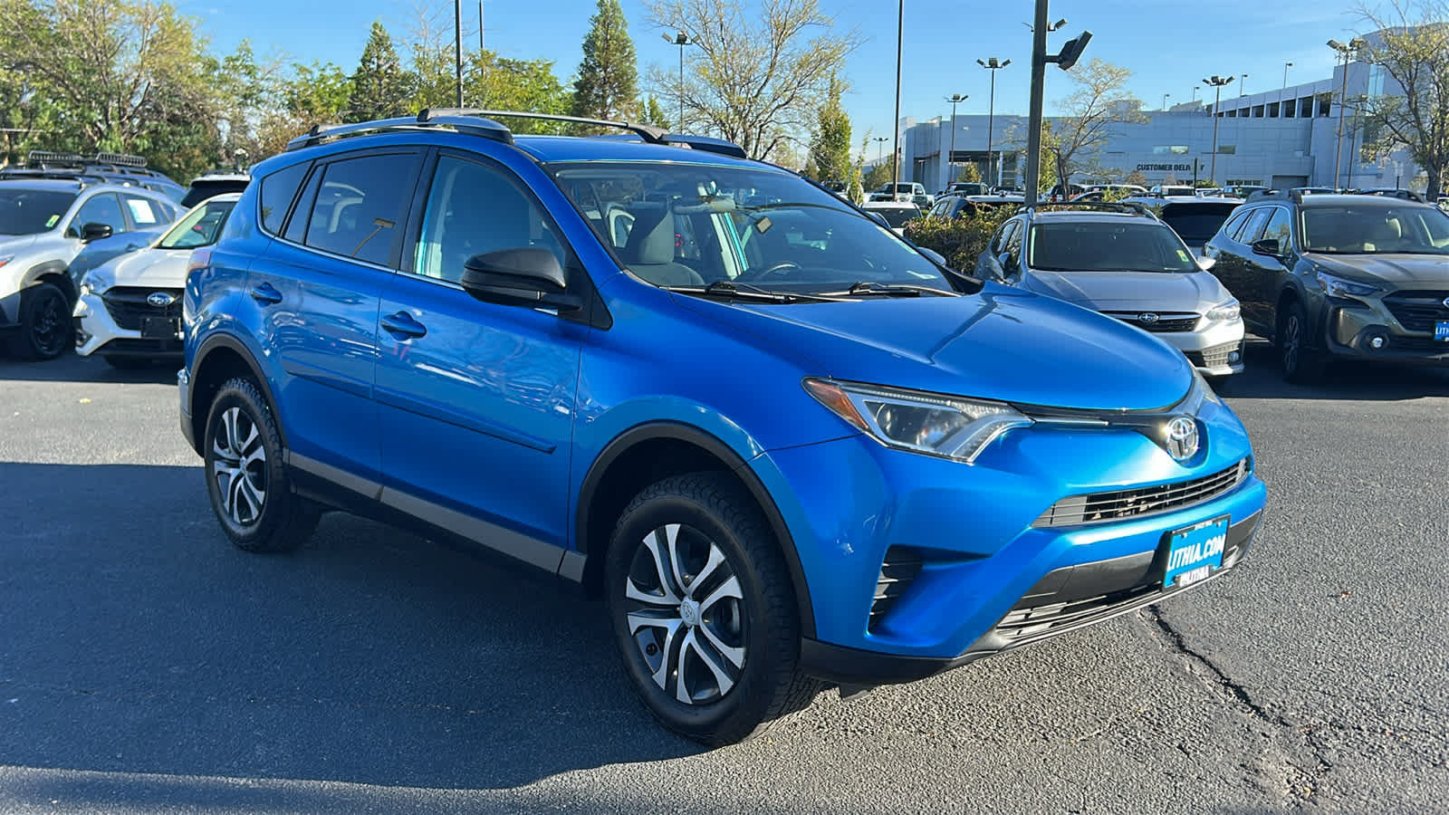 Used 2016 Toyota RAV4 LE AWD/4WD image 3